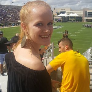 Meet your Posher, Abbey